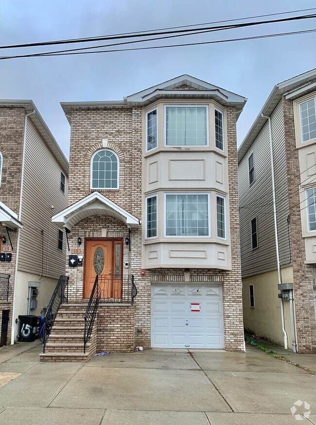 Apartments For Rent in Harrison, NJ 3 Rentals