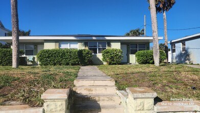 Building Photo - 927 N Grandview Ave