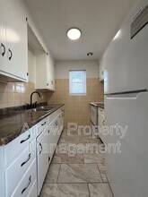 Building Photo - 1037 G St