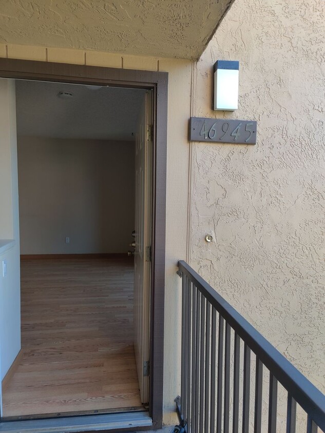 Primary Photo - Beautiful Condo South Fremont Community - ...