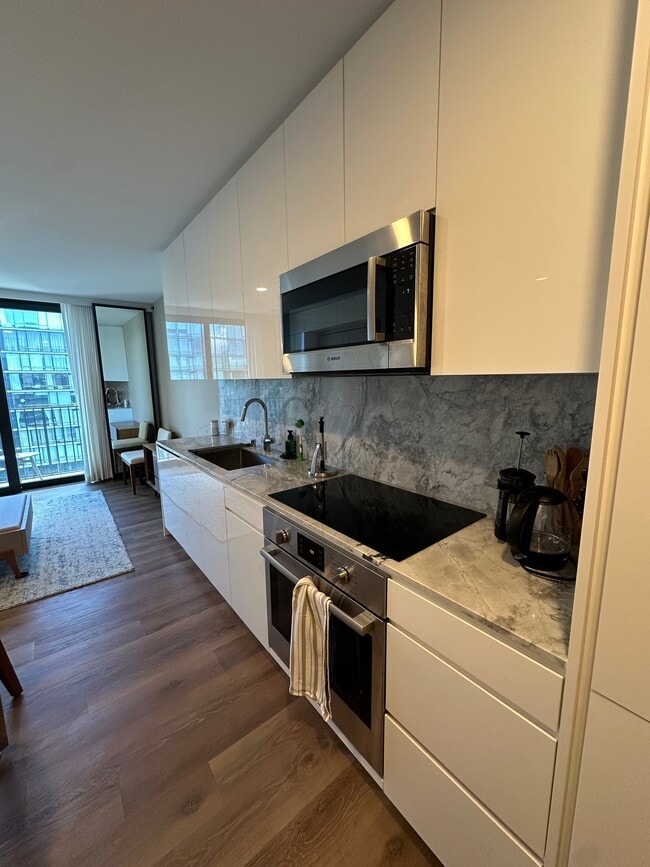 Foto del edificio - 987 Queen St