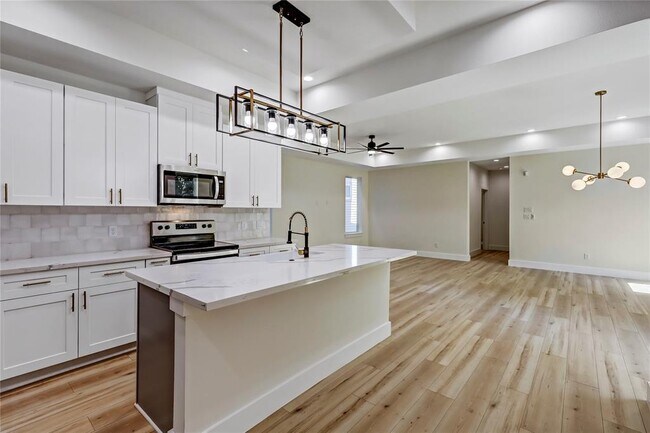 Building Photo - 5328 Wenda St