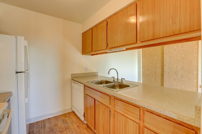 Interior Photo - Americana Lakewood Apartments