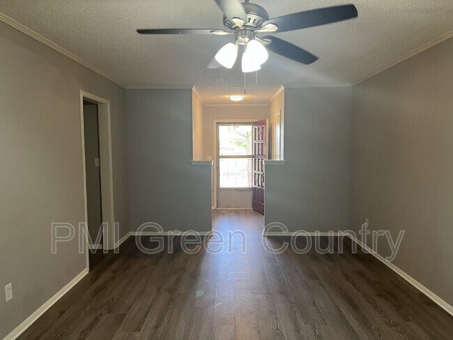 Foto del edificio - 4720 S 72nd E Ave