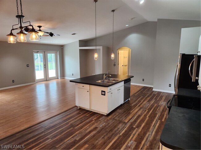 Foto del edificio - 1305 SW 18th Terrace