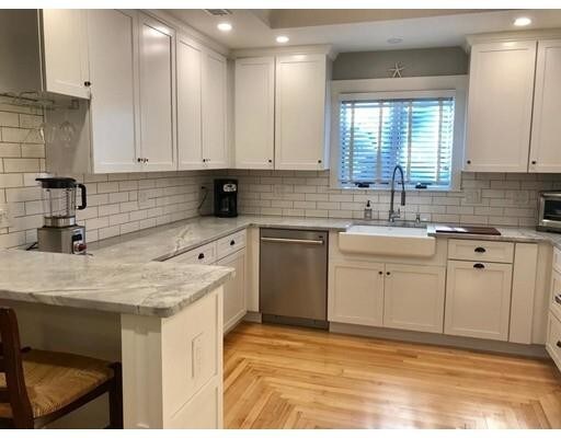 Primary Photo - 37 Topsfield Rd