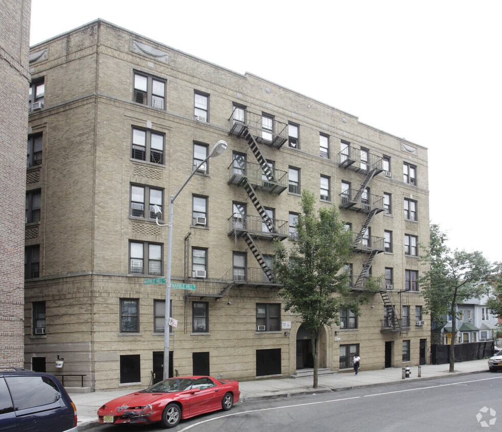 Foto del edificio - 58 Marble Hill Ave