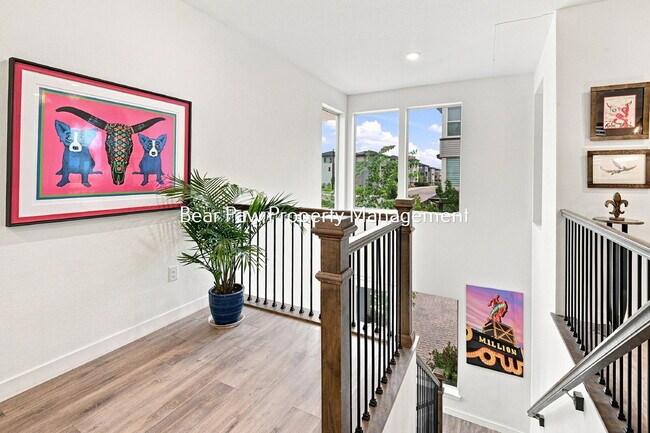 Building Photo - "Discover Spacious Elegant House in Morrison!