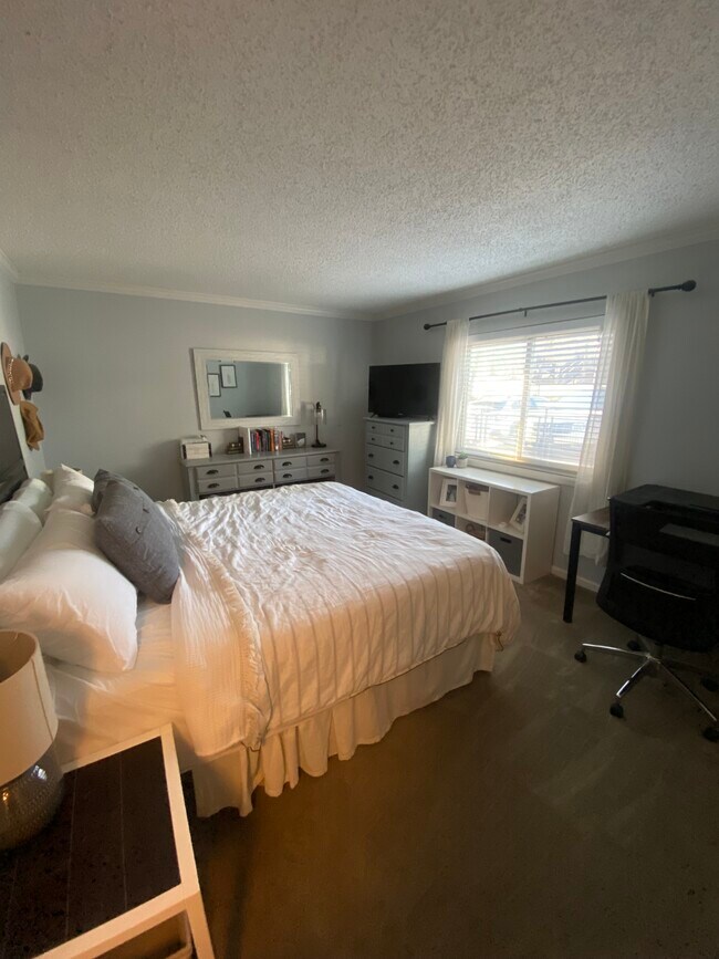 Foto del edificio - 210 Summit Ridge Dr