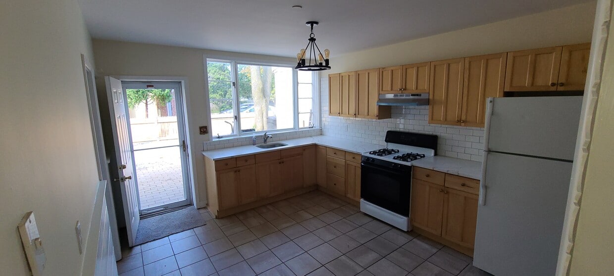 Private entrance - 61 E Main St (Kings Park, NY)