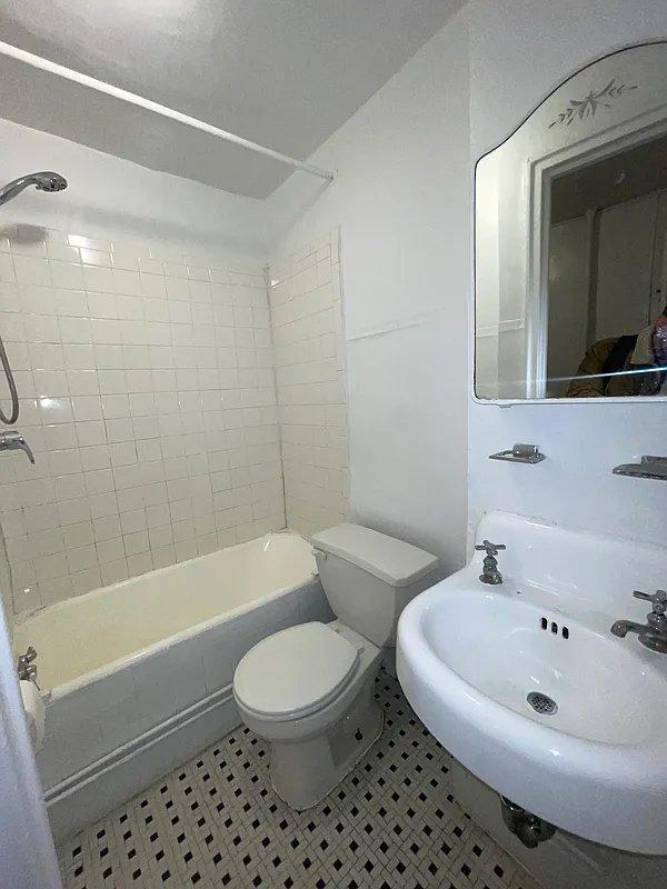 Building Photo - 1 bedroom in New York NY 10036