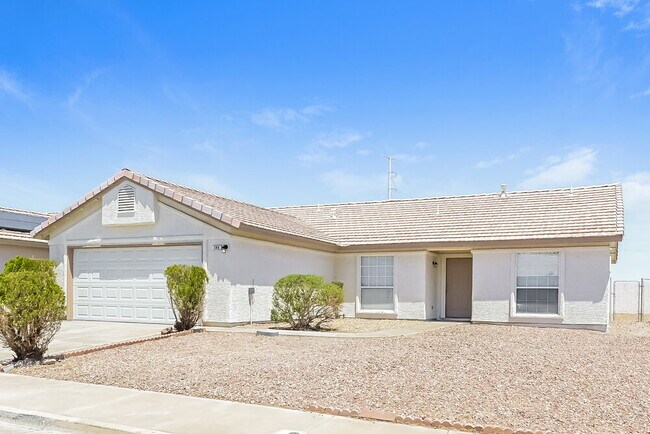 Building Photo - 386 Persian Ave