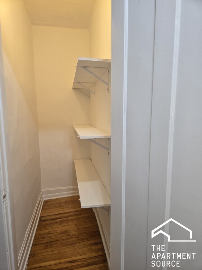 Foto del edificio - 558 Elmwood Ave