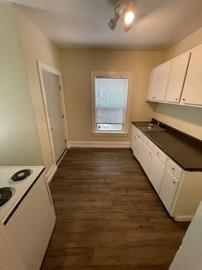 Building Photo - Duplex for rent!