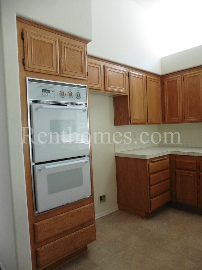 Building Photo - 12216 Mulholland Ct