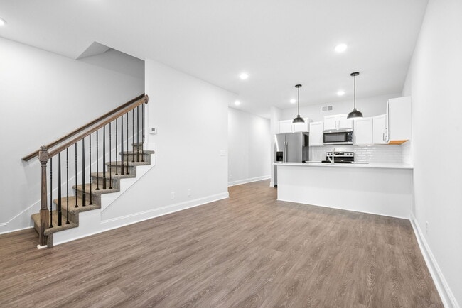 Building Photo - 760 Tracy Lane