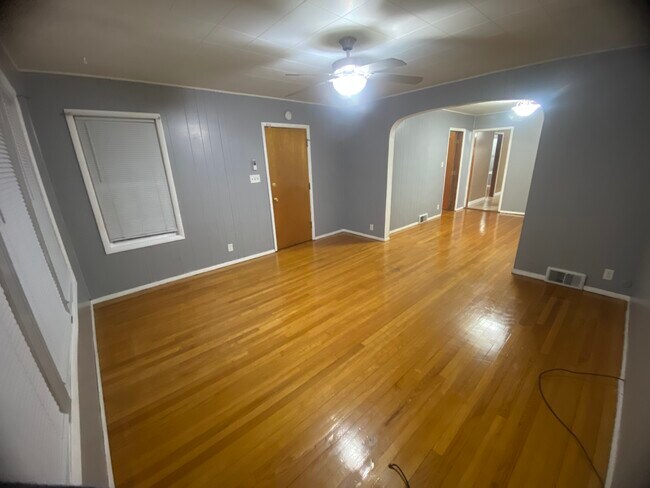 Living Room - 3933 Fern St