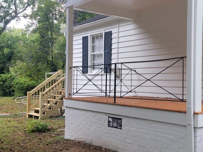 Foto del edificio - Affordable Living $1100 - Marta, AUC and C...