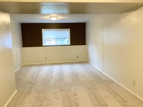 Building Photo - 127 Cohosset Dr
