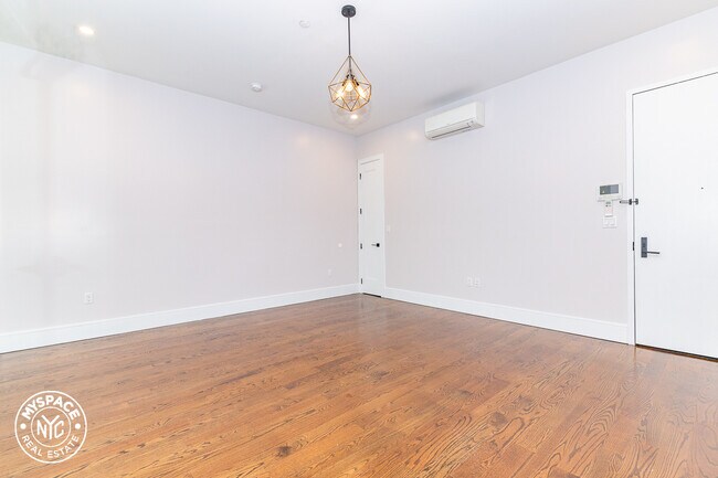 Foto del edificio - 842 Madison St