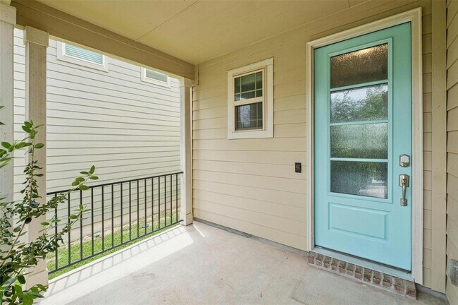 Building Photo - 1115 Diggy Dr