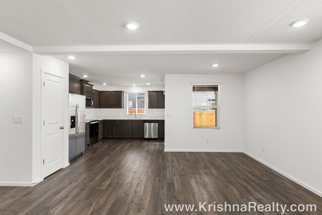 Foto del edificio - Beautiful Brand-New Single-Family Home for...