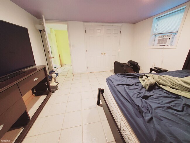Foto del edificio - 1 br, 1 bath Condo - 82 Archer Ln Apt 1