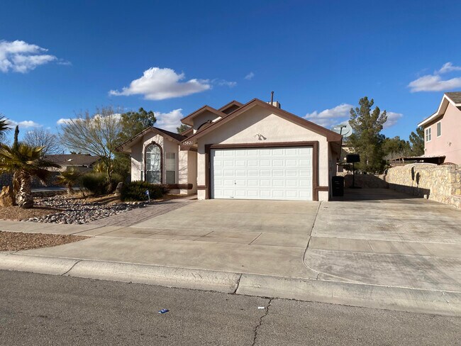 Foto del edificio - 13821 Ryderwood Dr