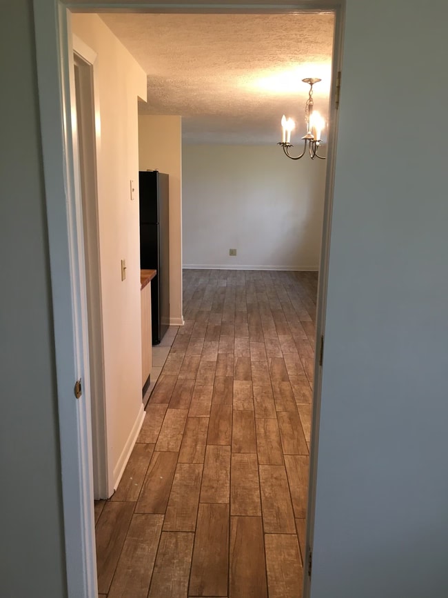 Building Photo - 6065 Donna-Jay Dr