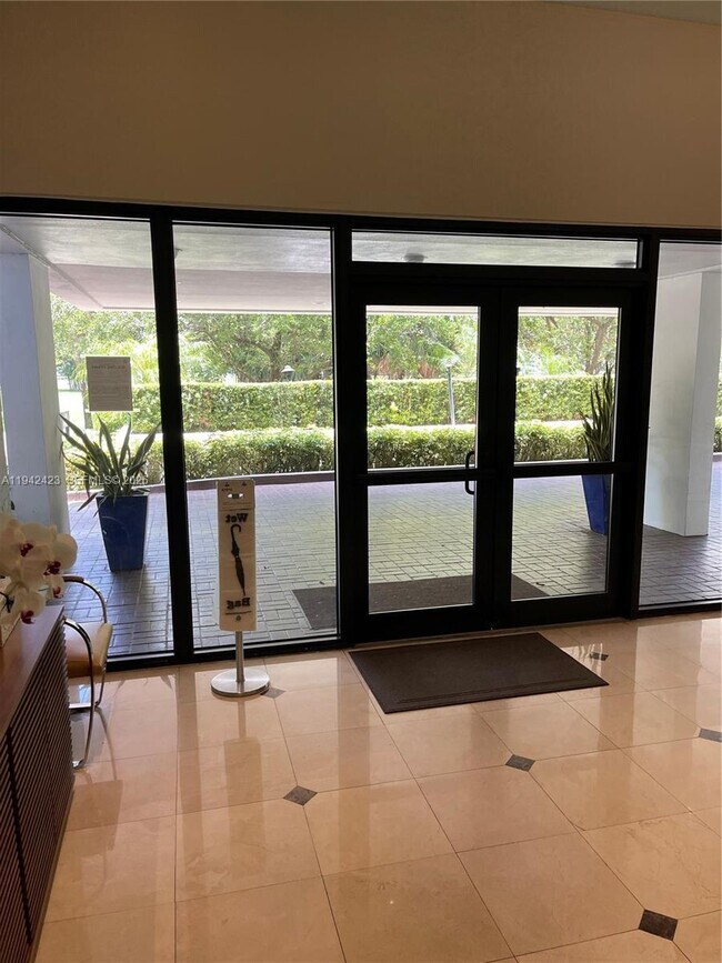 Foto del edificio - 720 Coral Wy