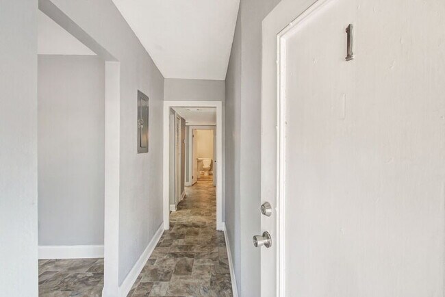 Building Photo - 5238 San Juan Ave