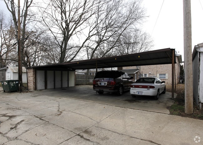 Building Photo - 425 S Seneca