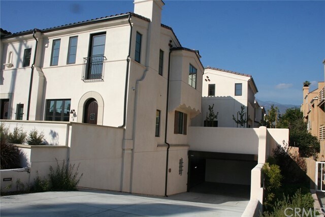 Building Photo - 625 Fairview Ave
