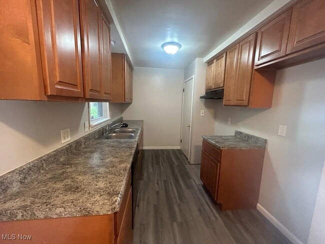 Foto del edificio - 815 Babbitt Rd