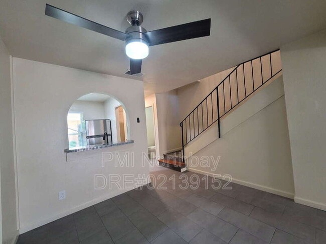 Building Photo - 1200 Dana Dr