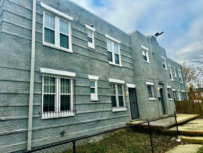 Photo - 4632 Hillside Rd SE Apartment