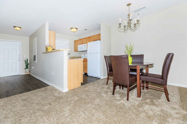 Elegant Dining Rooms at Inwood Crossings Apartments in Wichita, KS - Inwood Crossings