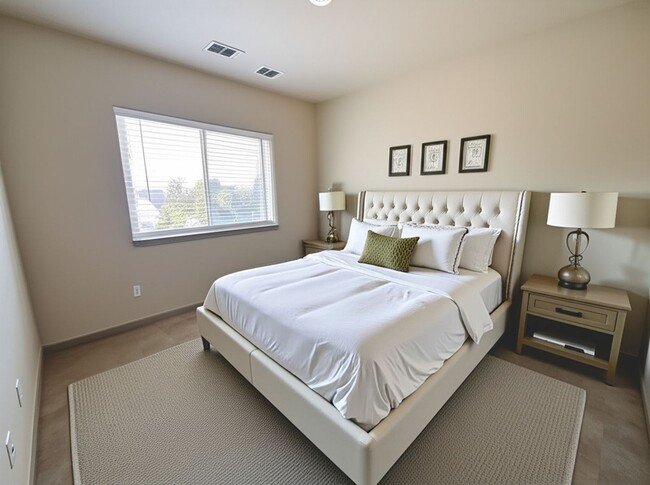 Foto del edificio - 1bed/1bath Garage Apartment