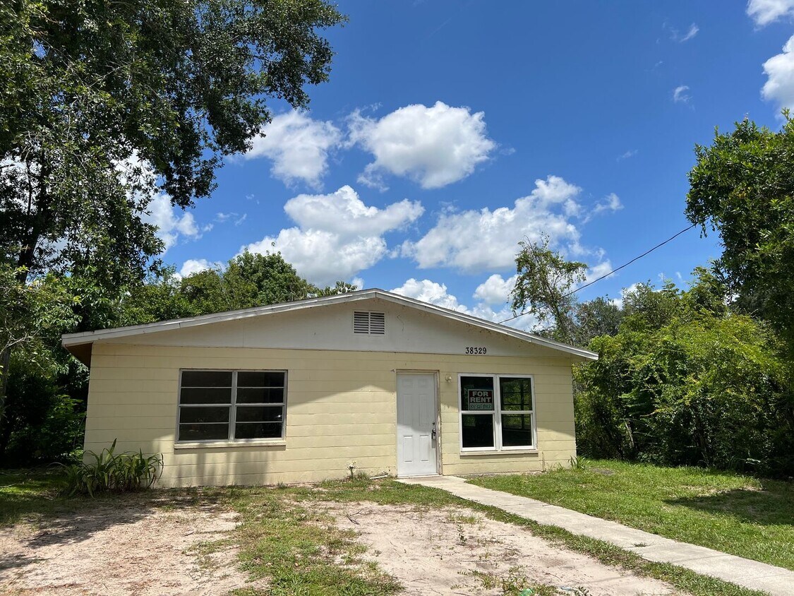 Primary Photo - HUGE 3BR/1BA Dade City Home w/Large Bedroo...