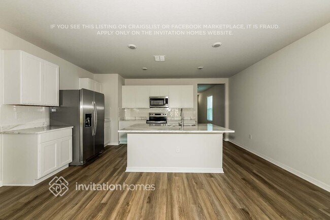 Foto del edificio - 8029 Majestic Palms Ct