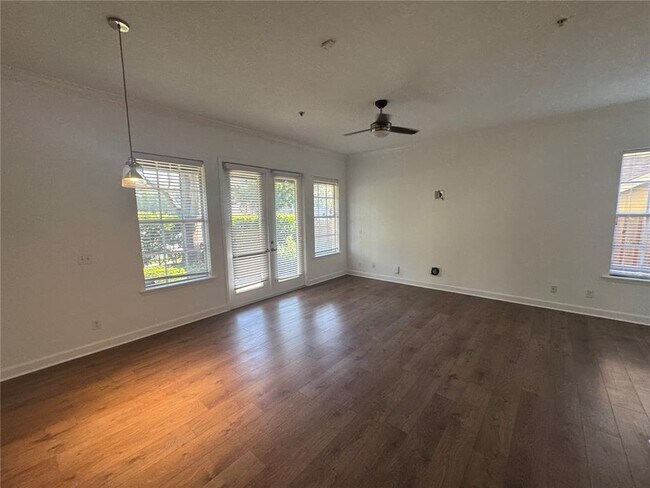 Foto del edificio - 3210 W Horatio St