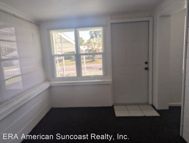 Foto del edificio - 1 br, 1 bath House - 26 E Golden St