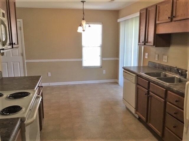 Foto del edificio - 5205 Mount Hope Dr