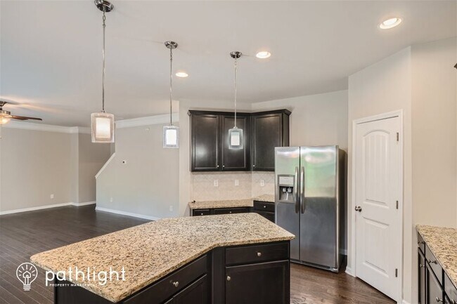 Building Photo - 451 Fredrick Dr