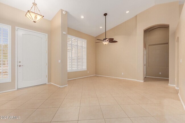 Building Photo - 6122 W Linda Ln