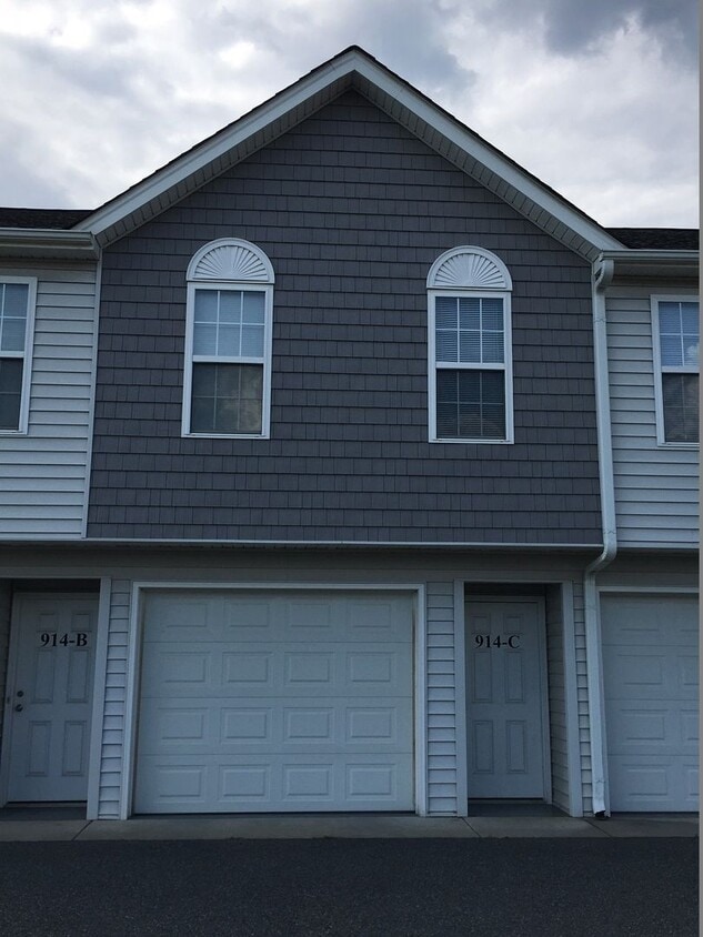 855SF 1BR 1.5BA Condo - 855SF 1BR 1.5BA  Condo