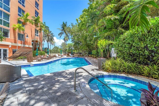 Foto del edificio - 2951 S Bayshore Dr