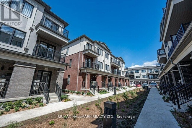 Building Photo - 49 Matawin Ln