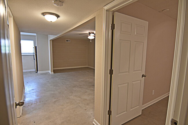 Interior Photo - Hemingway Heights - 3635-3645 Warwick Blvd