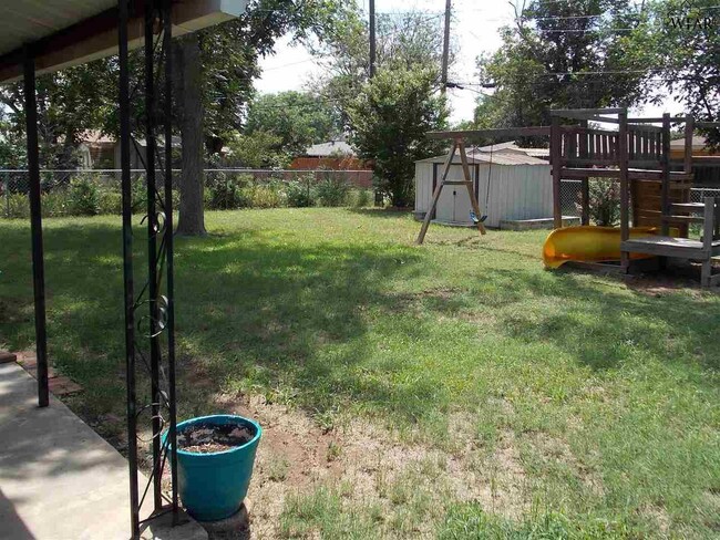 Foto del edificio - 4632 Pendleton Dr